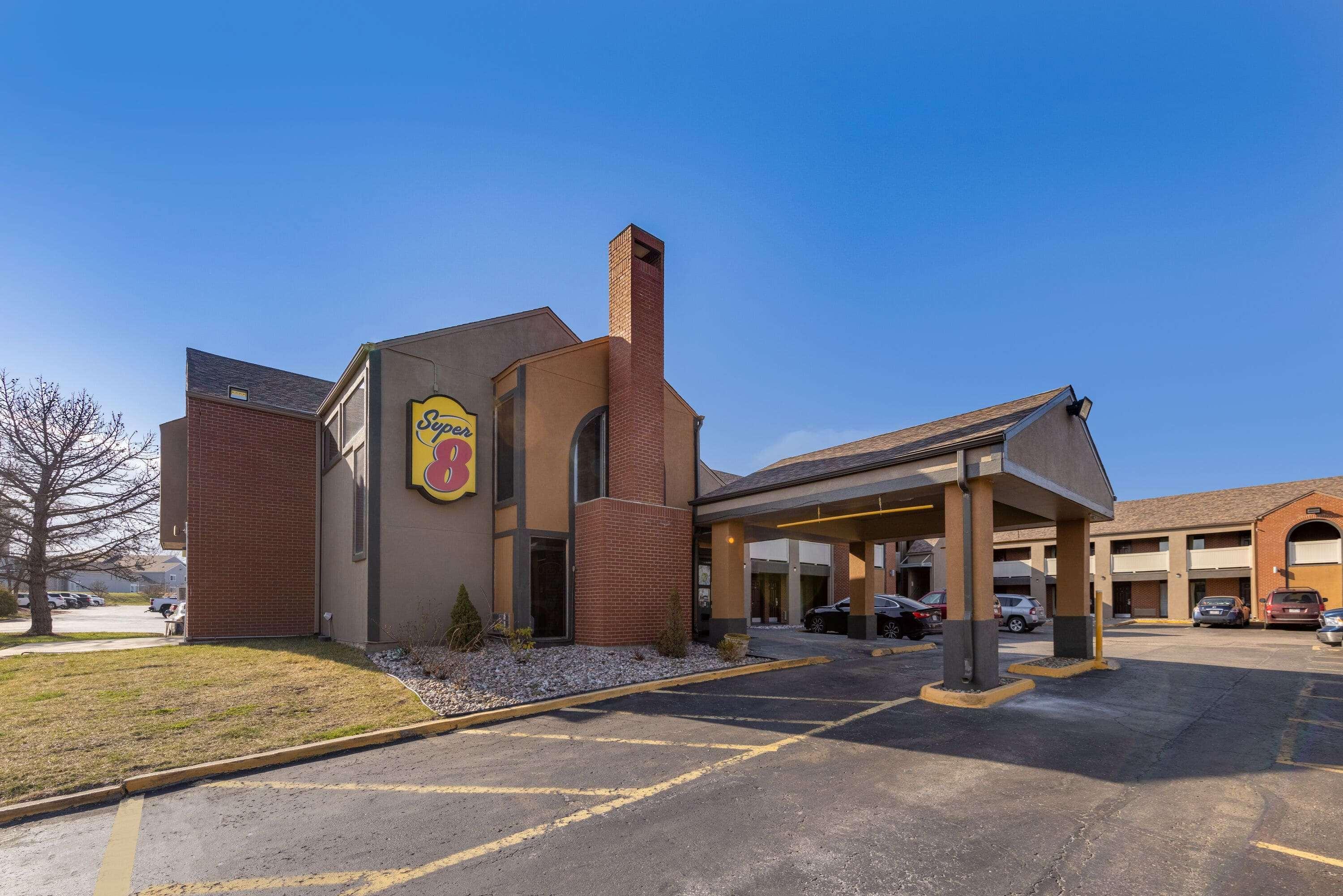 Super 8 By Wyndham Kansas City Airport North Exterior foto
